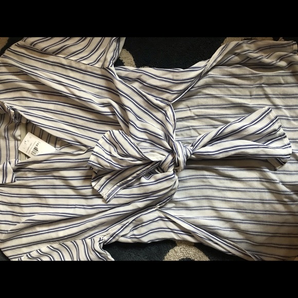 Front Tie Striped Blouse - Picture 5 of 7